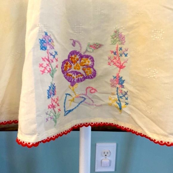 Vintage Hand Embroidered Half Apron - Picture 1 of 10